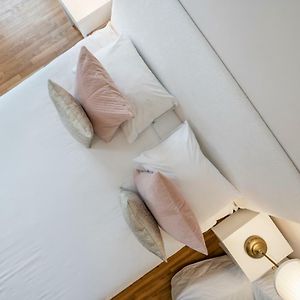 Deluxe Studio Apartment